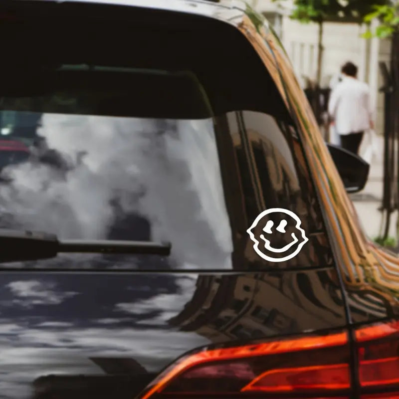 Eriyen Gülen Yüz Sticker Araba Çıkartması - Sticker Master Sticker Master